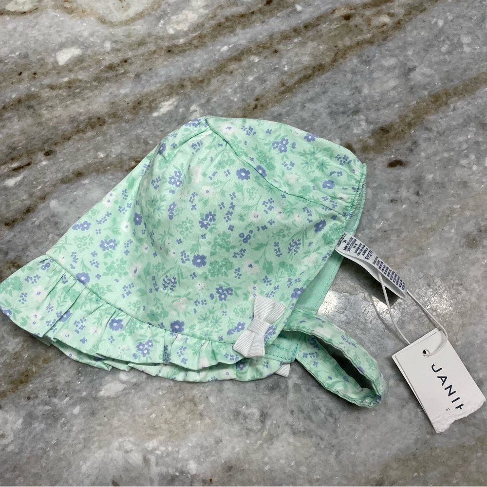 NEW Janie & Jack Girls Floral Bonnet with Snap Chin Strap 0-3 Months